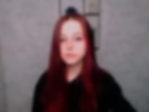 Julia, 21