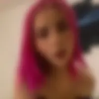 Ellie, 28
