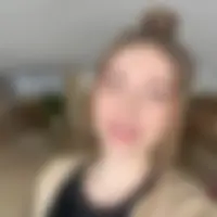 Isabelle, 27